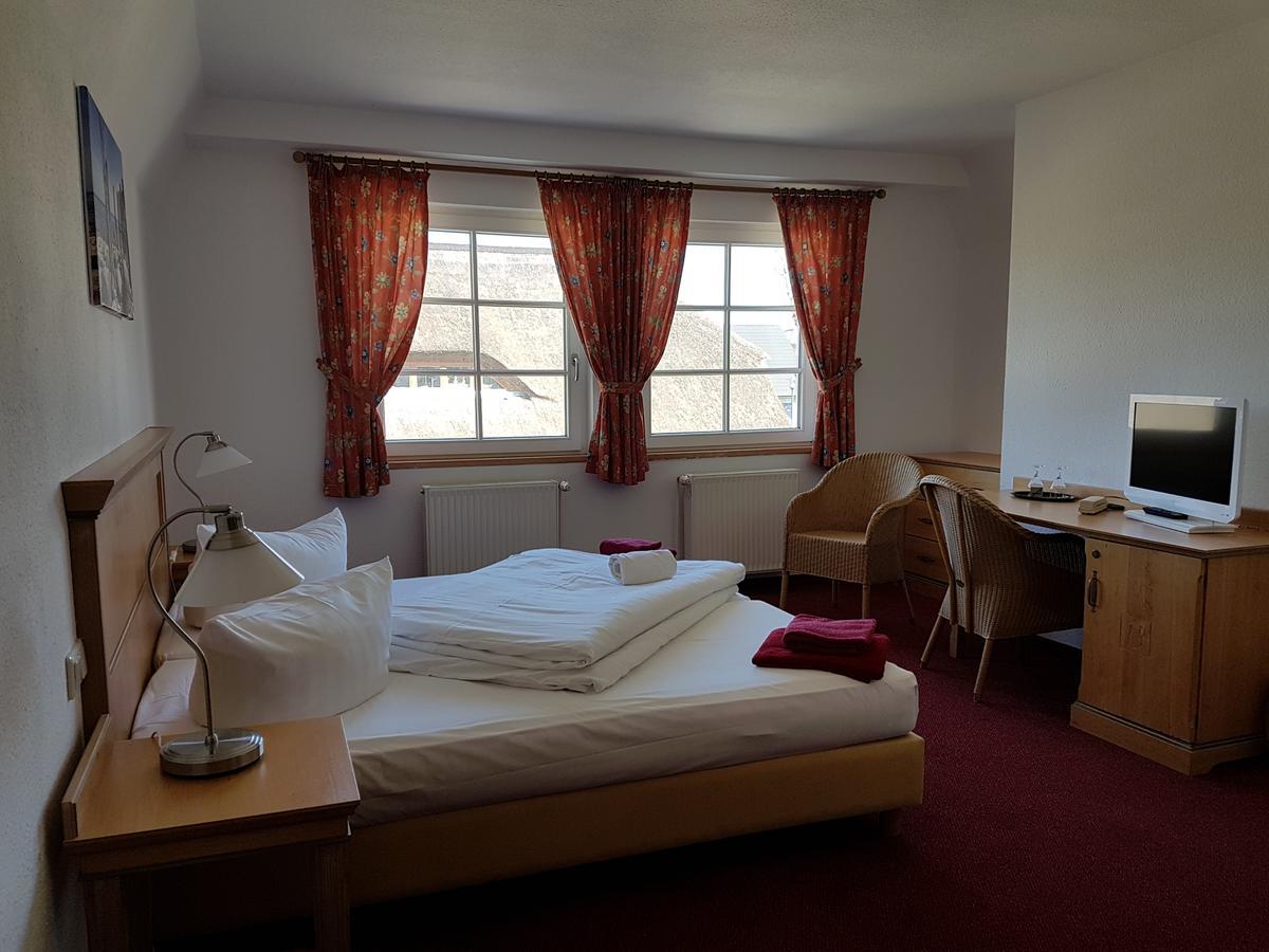 Hotel Alt Wittower Krug Wiek auf Rügen Extérieur photo